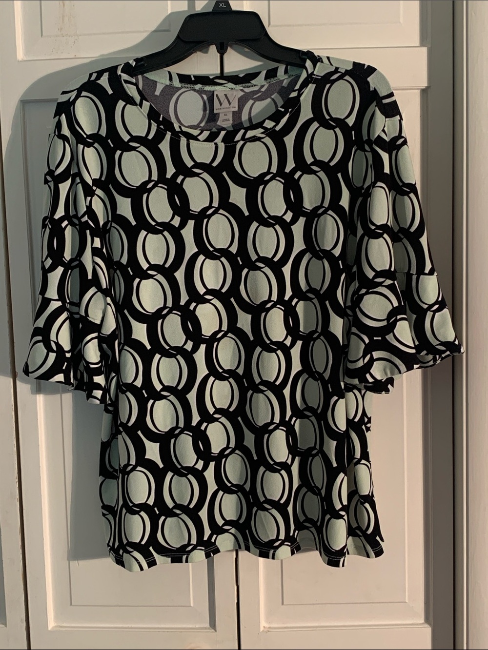 Worthington Black & Pastel Green Circle-Print Bell Sleeve Blouse